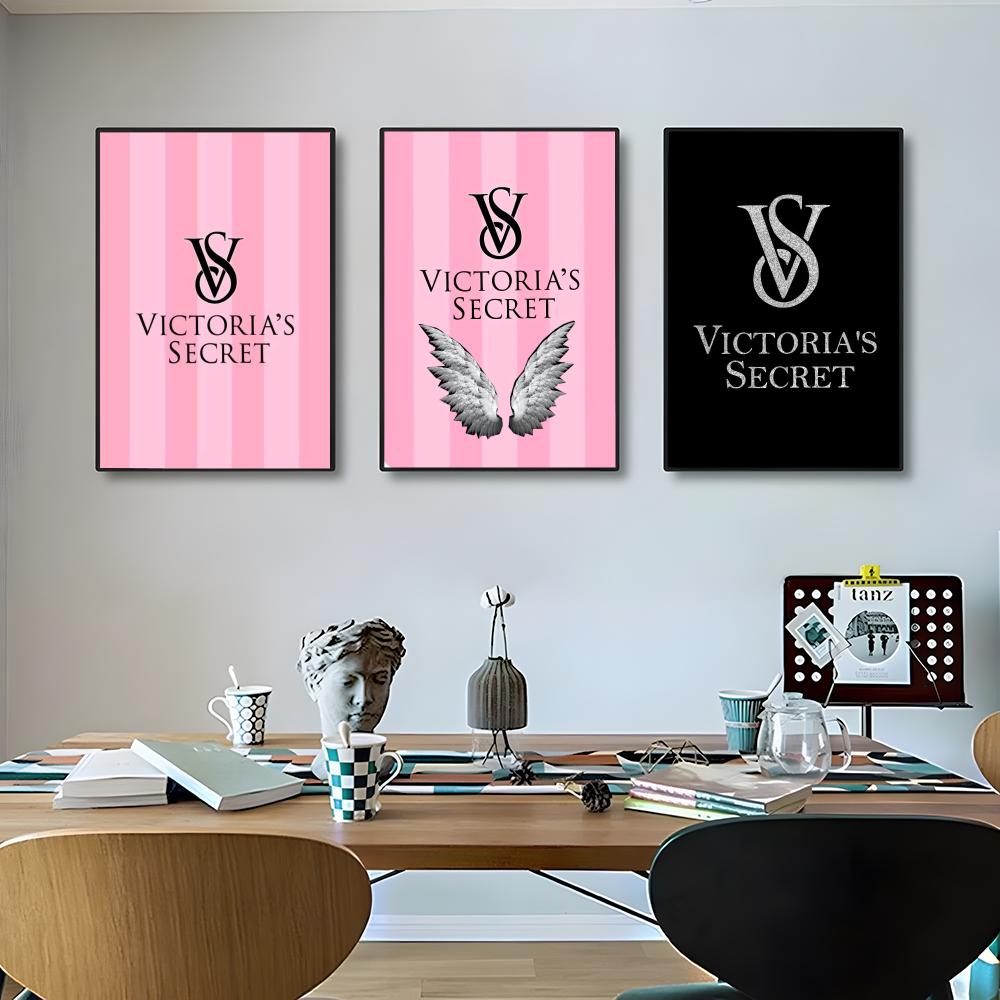 Plakat V-Victoria Secret Fashi – Home Fragrance Victoria Secret recenzja i cena